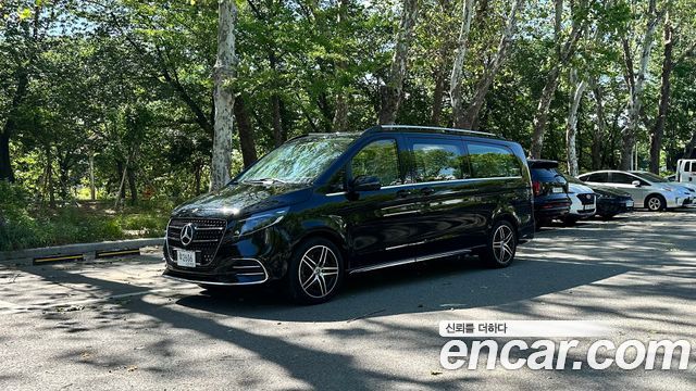 Mercedes-Benz V-Class 2025