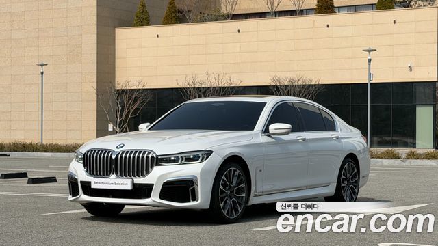 BMW 7 серии 2021