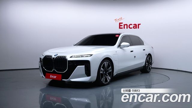 BMW 7 серии 2023