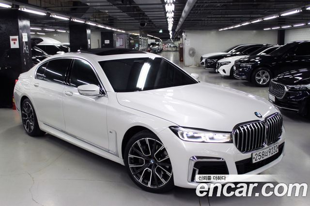 BMW 7 серии 2020