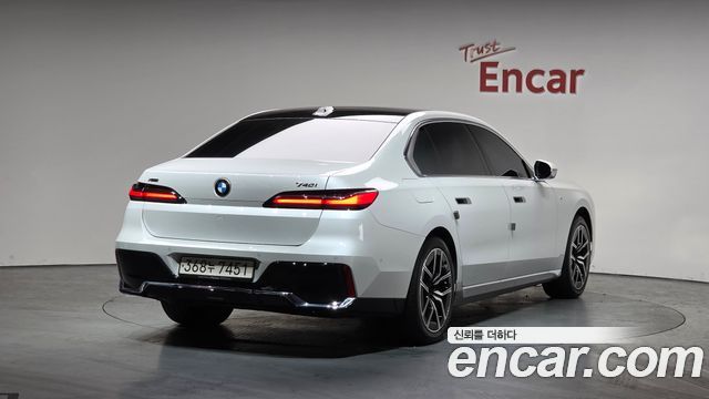 BMW 7 серии 2023