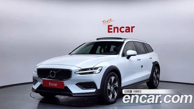 Volvo V60 Cross Country 2021