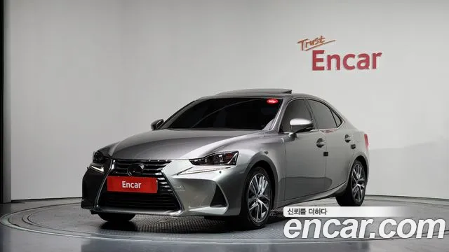 Lexus IS 300 2019