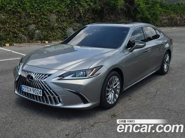 Lexus ES 300h 2026