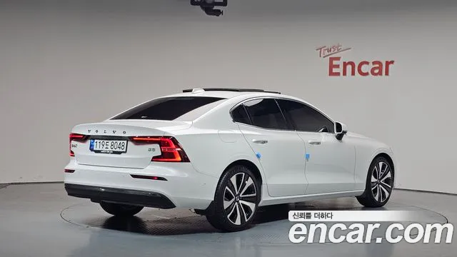 Volvo S60 2023
