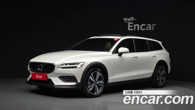 Volvo V60 Cross Country 2021