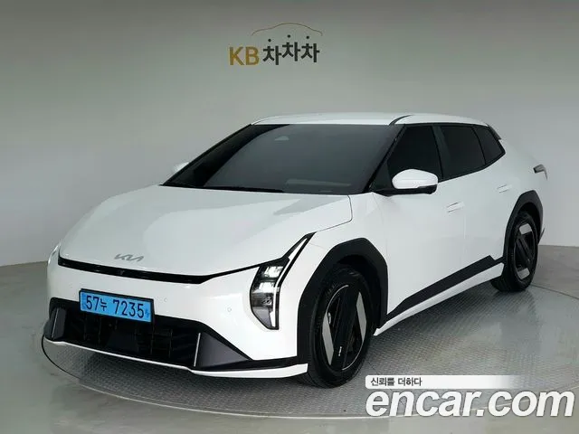 Kia EV4 2025