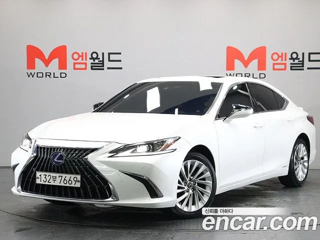 Lexus ES 300h 2022