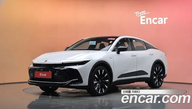 Toyota Crown Crossover 2026