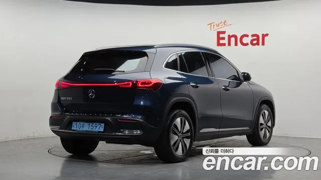 Mercedes-Benz EQA 2021