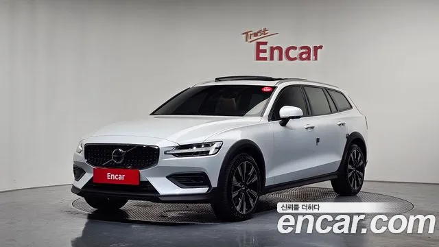 Volvo V60 Cross Country 2024
