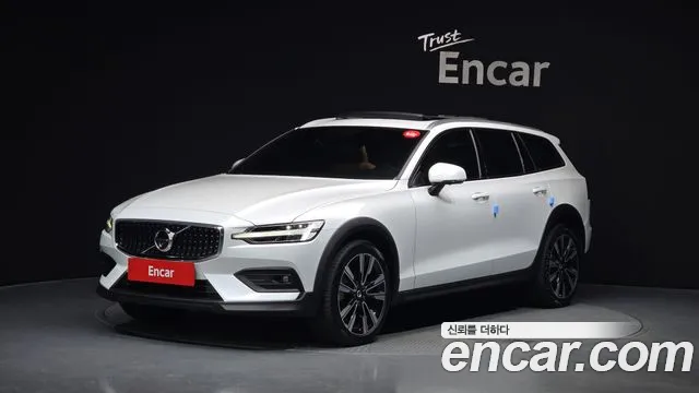 Volvo V60 Cross Country 2021