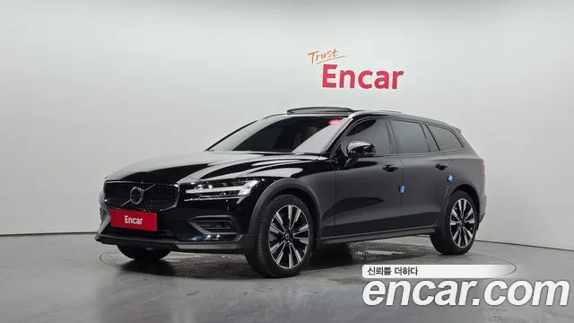 Volvo V60 Cross Country 2024