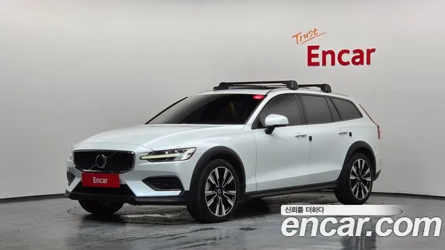 Volvo V60 Cross Country 2024
