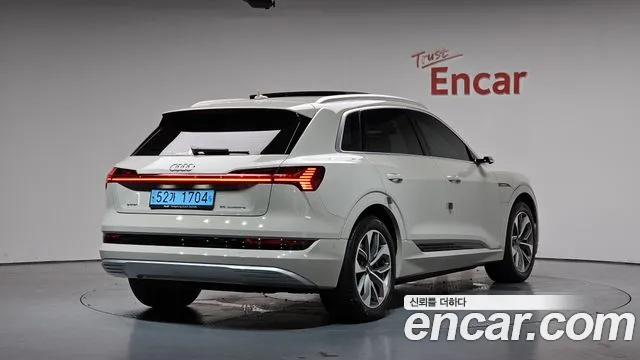 Audi e-tron 2020