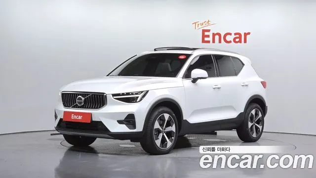 Volvo XC40 2024