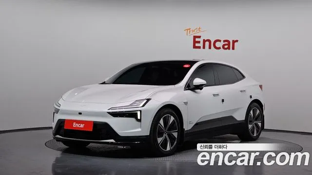 Polestar 4 2025