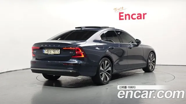 Volvo S60 2023