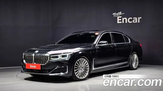 BMW 7 серии 2020