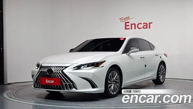 Lexus ES 300h 2025