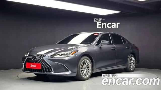 Lexus ES 300h 2023