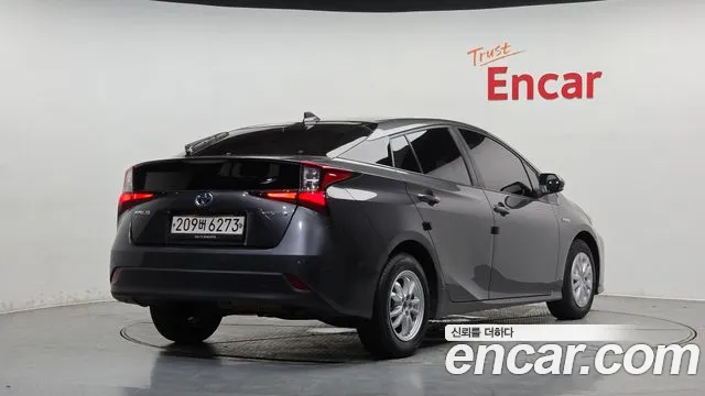 Toyota Prius 2021