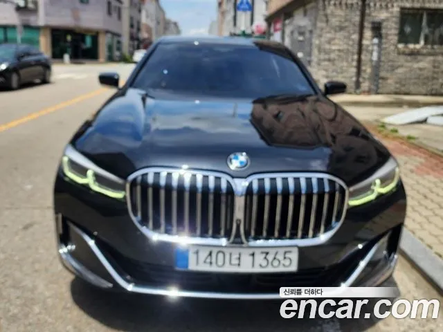 BMW 7 серии 2021