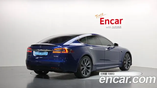 Tesla Model S 2019