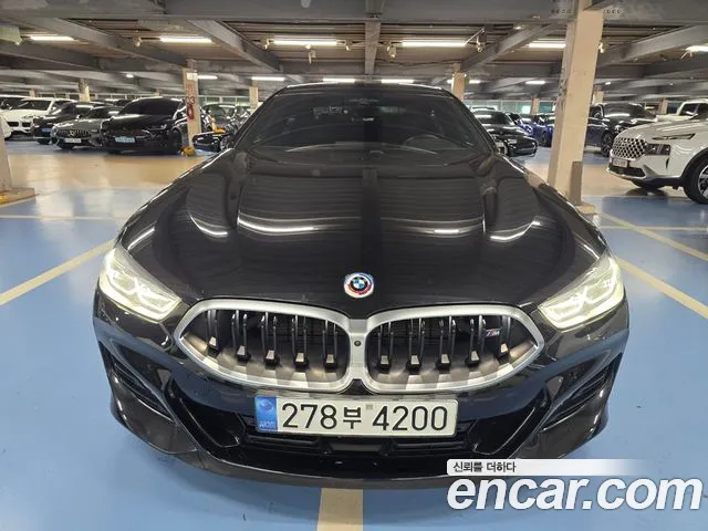 BMW 8 серии 2022