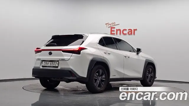 Lexus UX 2019