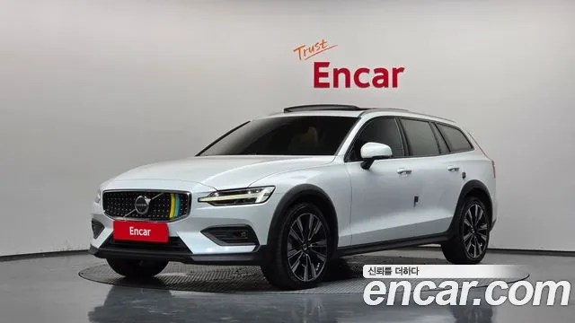 Volvo V60 2023