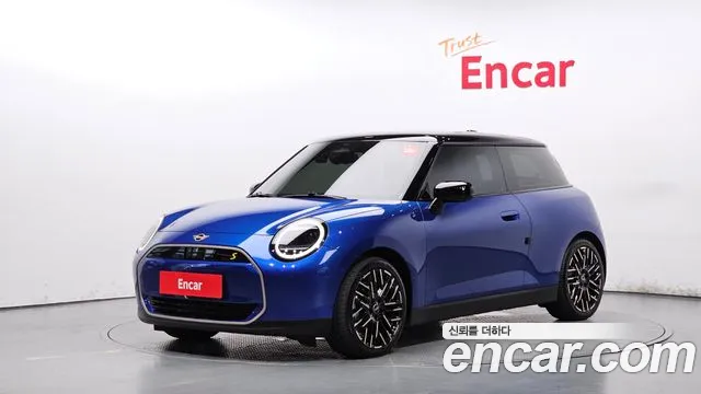 Mini Hatch 2024