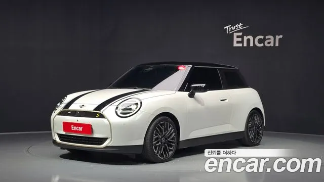 Mini Hatch 2024