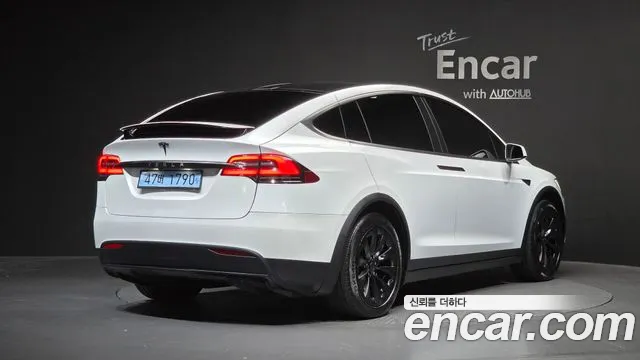 Tesla Model X 2020