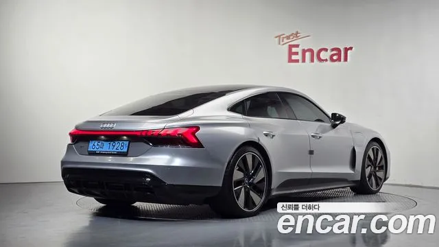 Audi e-tron GT 2021