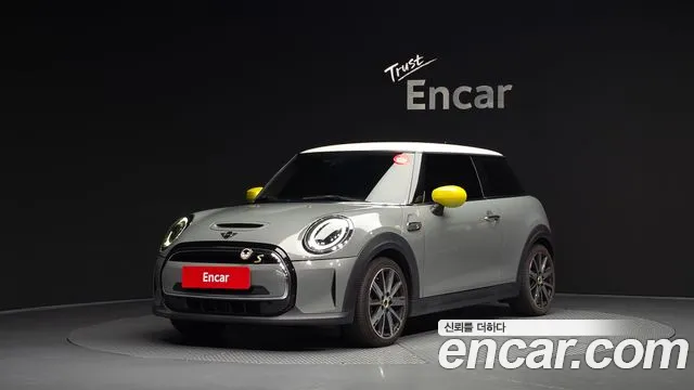 Mini Hatch 2022