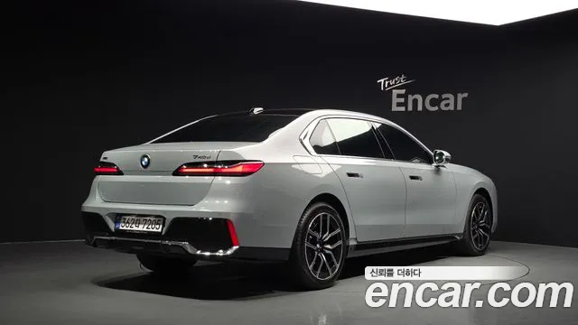 BMW 7 серии 2025