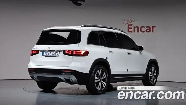 Mercedes-Benz GLB 2021