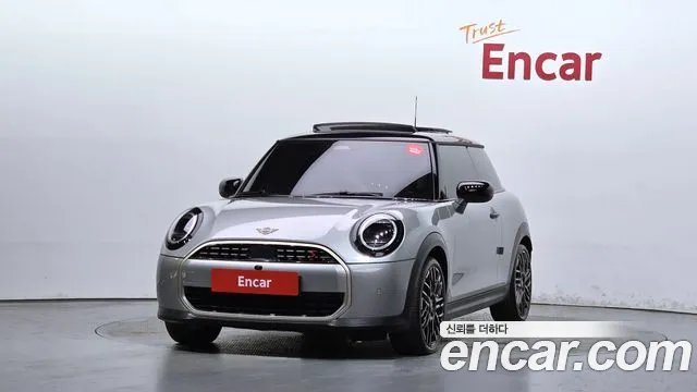 Mini Hatch 2024