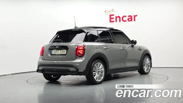 Mini Hatch 2021