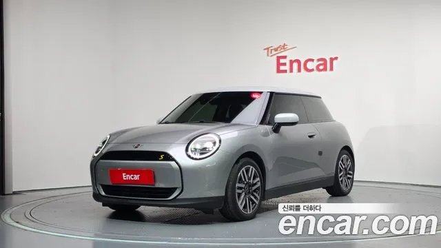 Mini Hatch 2024