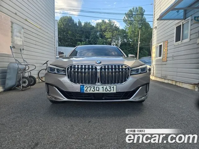 BMW 7 серии 2021