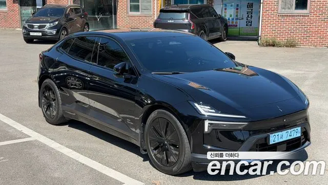 Polestar 4 2025