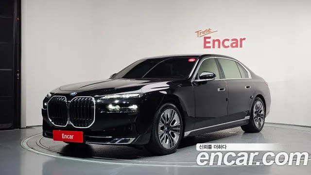 BMW 7 серии 2023