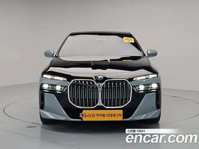 BMW 7 серии 2023