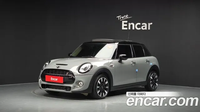 Mini Hatch 2020