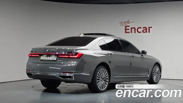 BMW 7 серии 2020