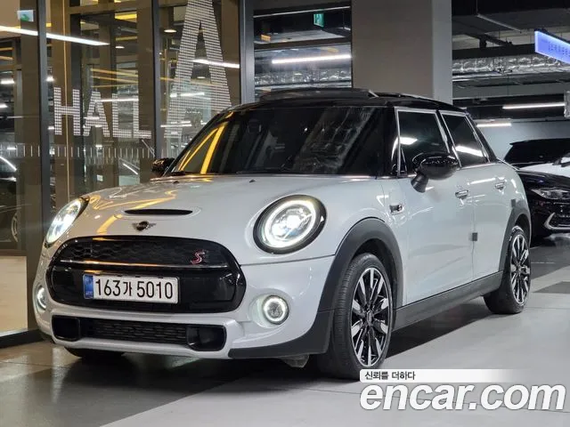 Mini Hatch 2021
