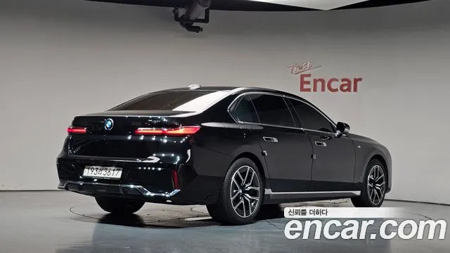 BMW 7 серии 2023
