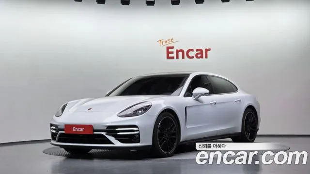 Porsche Panamera 2021